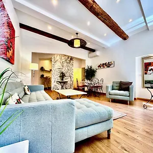 https://apart-hotel-riviera-apartments-old-town.fr-provencehotel.com